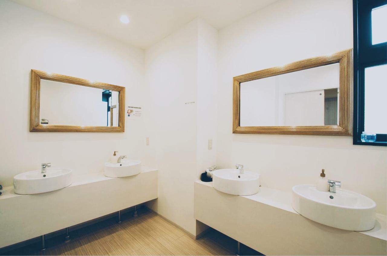 Ark Hostel Osaka Buitenkant foto