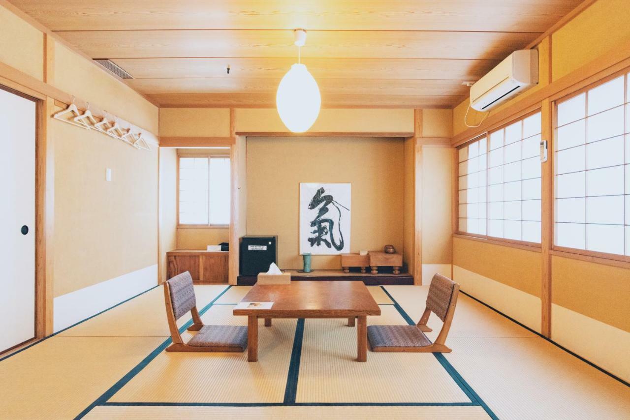 Ark Hostel Osaka Buitenkant foto